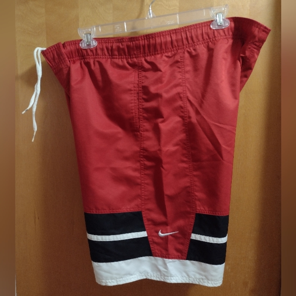 Vintage Nike Mens XL Swim Trunks Mesh Lined Shorts Red Black Colorblock